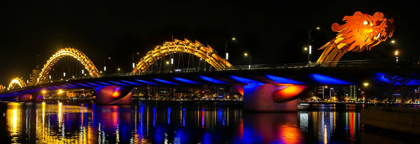Vietnam 2019 - 03 Da Nang 07 - Drakenbrug Avond 10