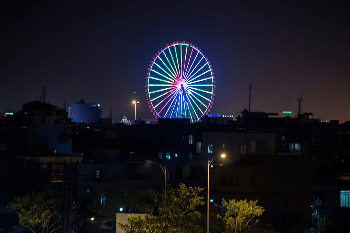 Vietnam 2019 - 03 Da Nang 07 - Drakenbrug Avond 15