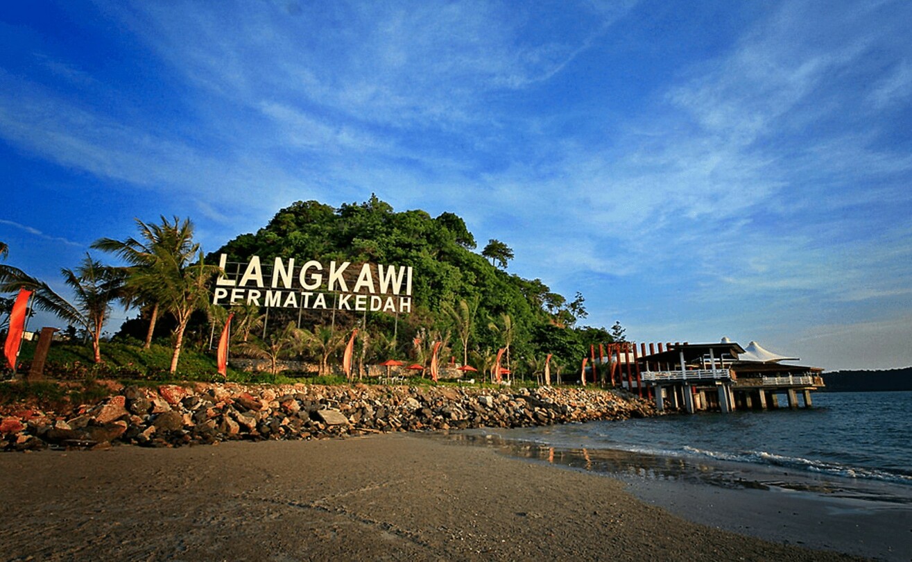 Maleisie En Java 2018 14 - Langkawi - Pantai Cenang Beach 00