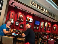 Maleisie En Java 2018 18 - Restaurant Melaka Hard Rock 02