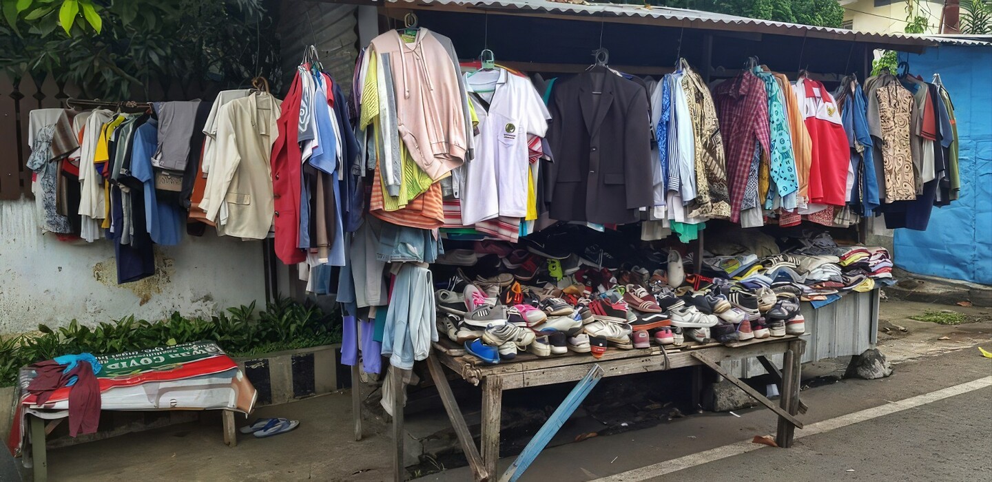 06 - Malang - Rommelmarkt 13 Kleding