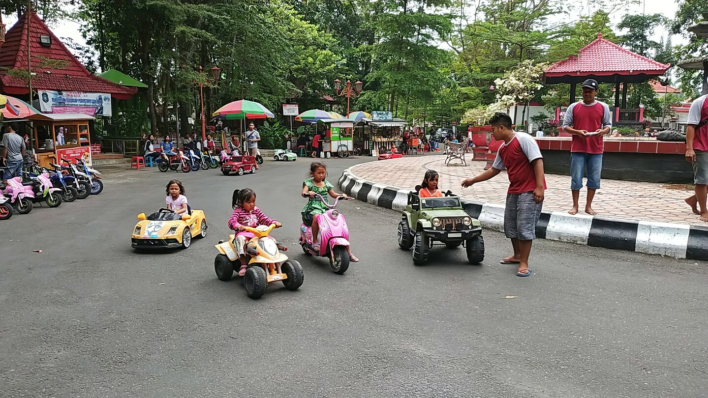 07 - Blitar - Kebon Rojo Park Kindspeelpark Kinder Speelpark 04a