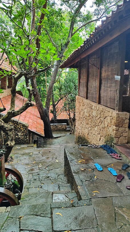 10 - Tour - Restaurant Waroeng Tedoeh Regen 5