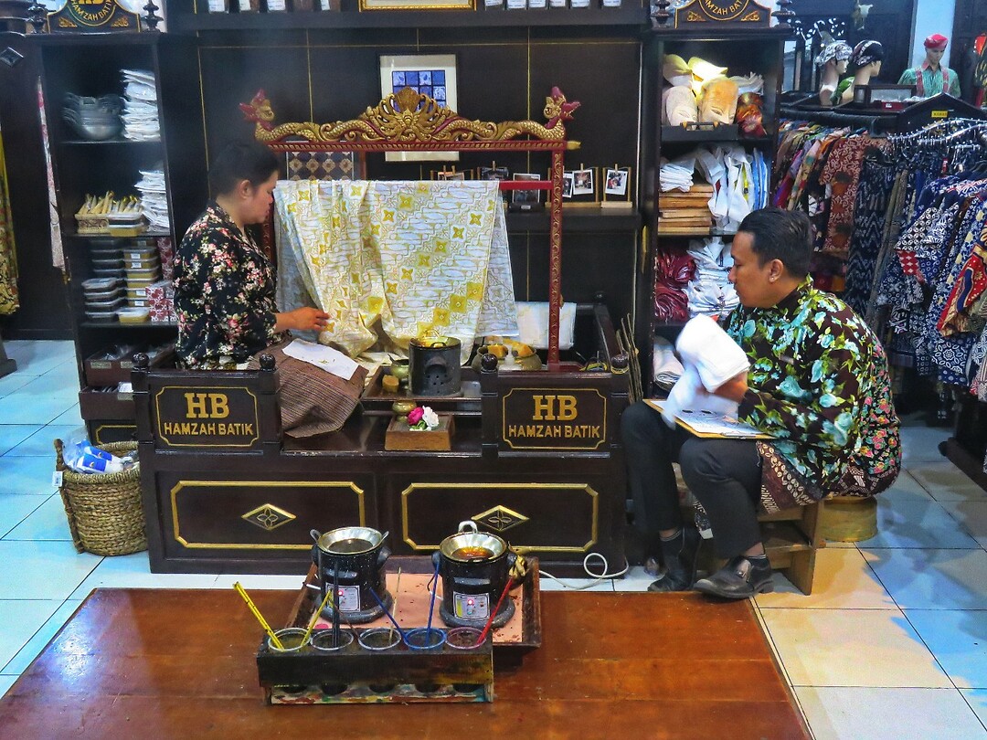 12 - Yogya - Shop Hamza 01