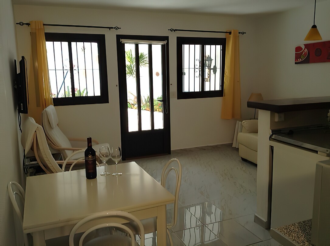 Spanje Moraira 2017 - 02 Huisje Binnen Klein 03