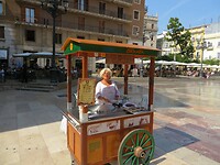 Spanje Moraira 2017 - 04 Valencia Straat 45 Terraza con vistas a la Plaza de la Virgen