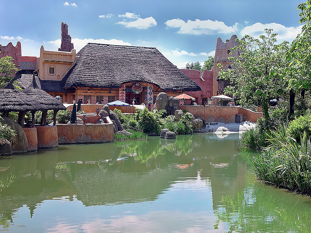Eurodisney - Adventureland Hama 03 Restaurant Hakuna Matata