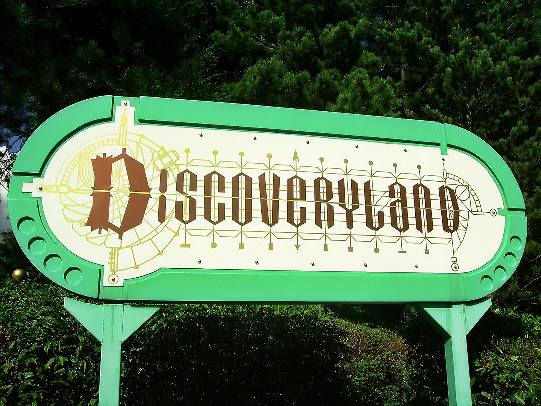Eurodisney - Discoveryland 02 Naambord