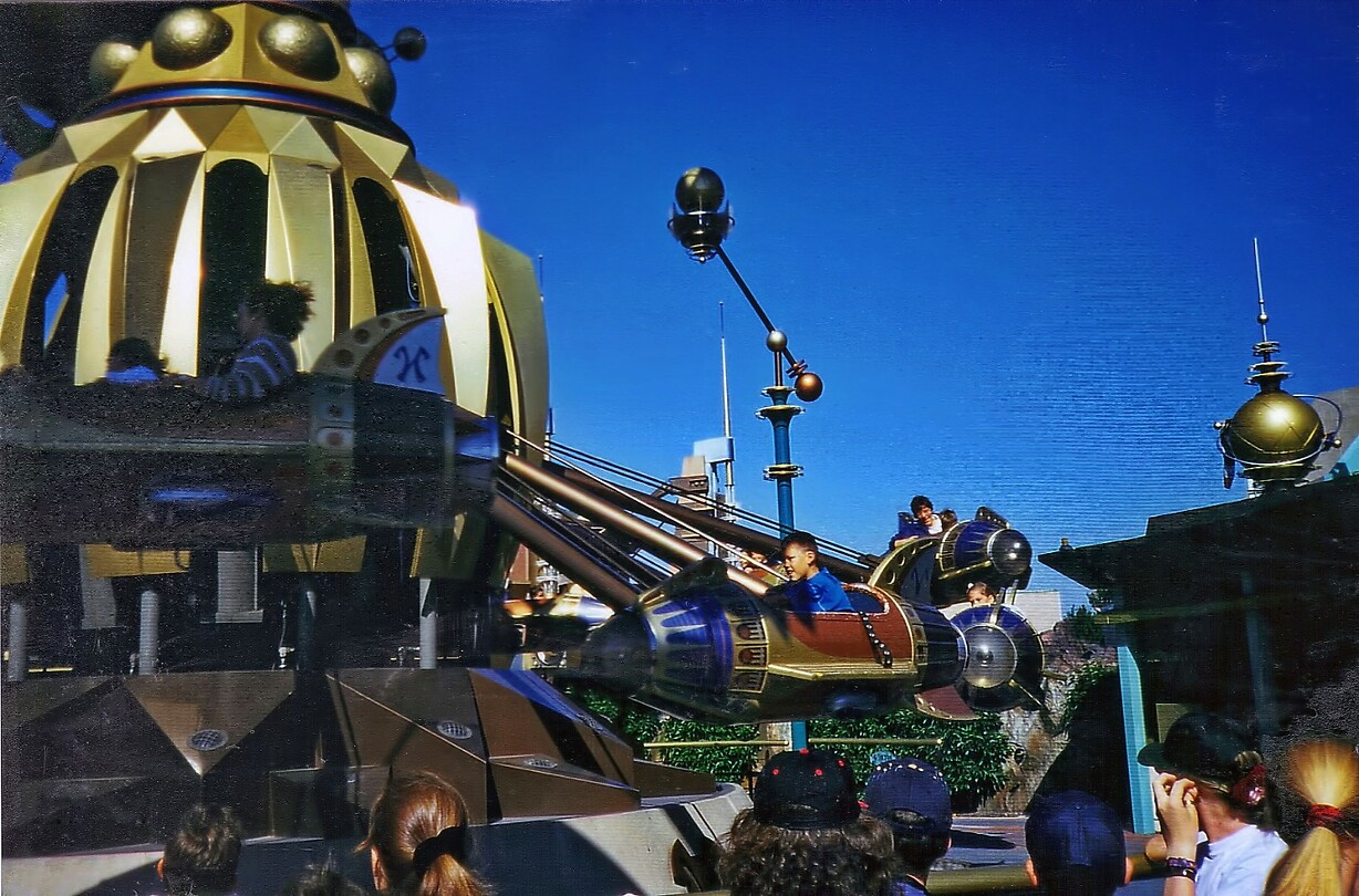 Eurodisney - Discoveryland Diversen 08 Orbitron Flying Machines