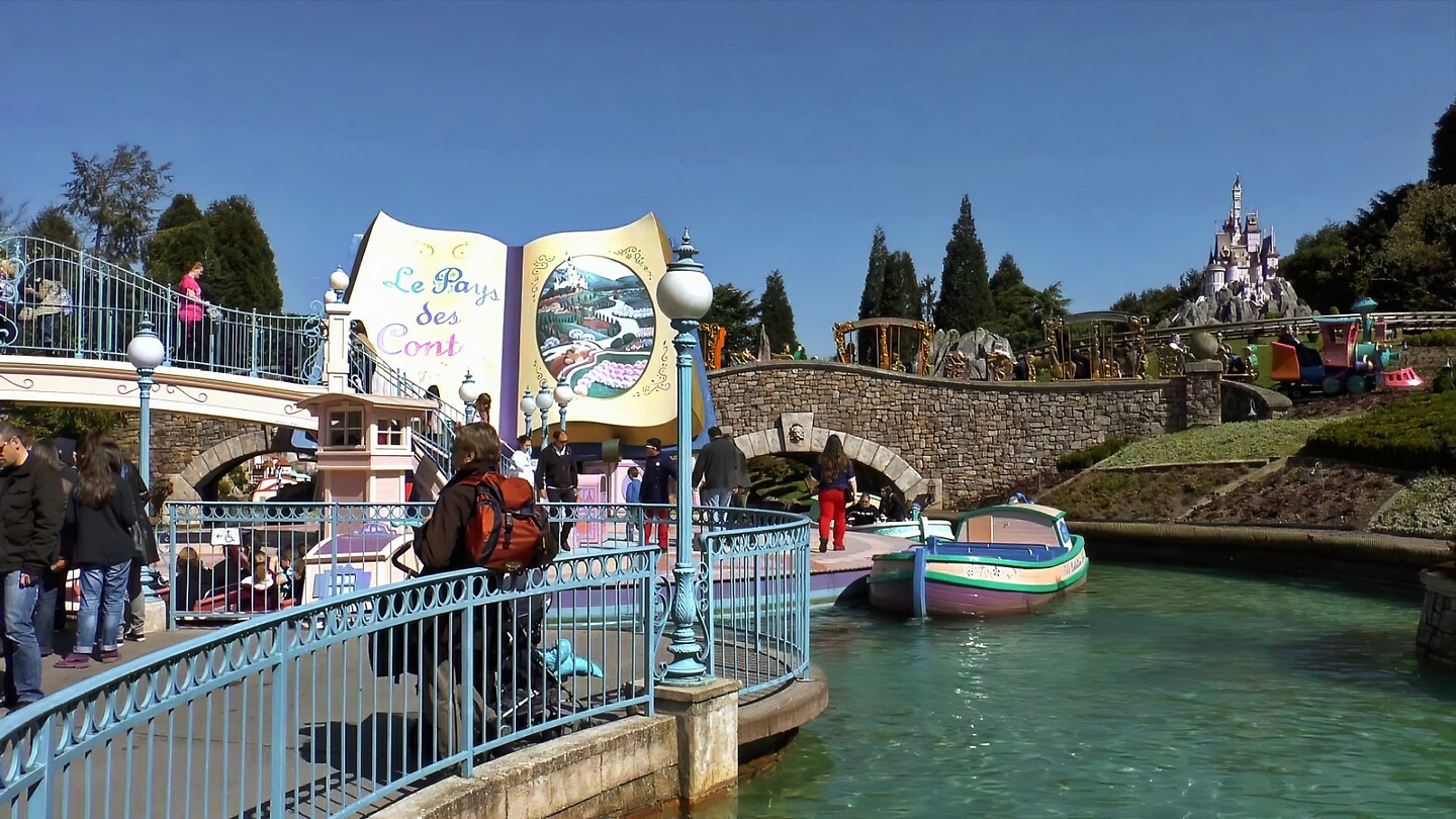 Eurodisney - Fantasyland Boot 10