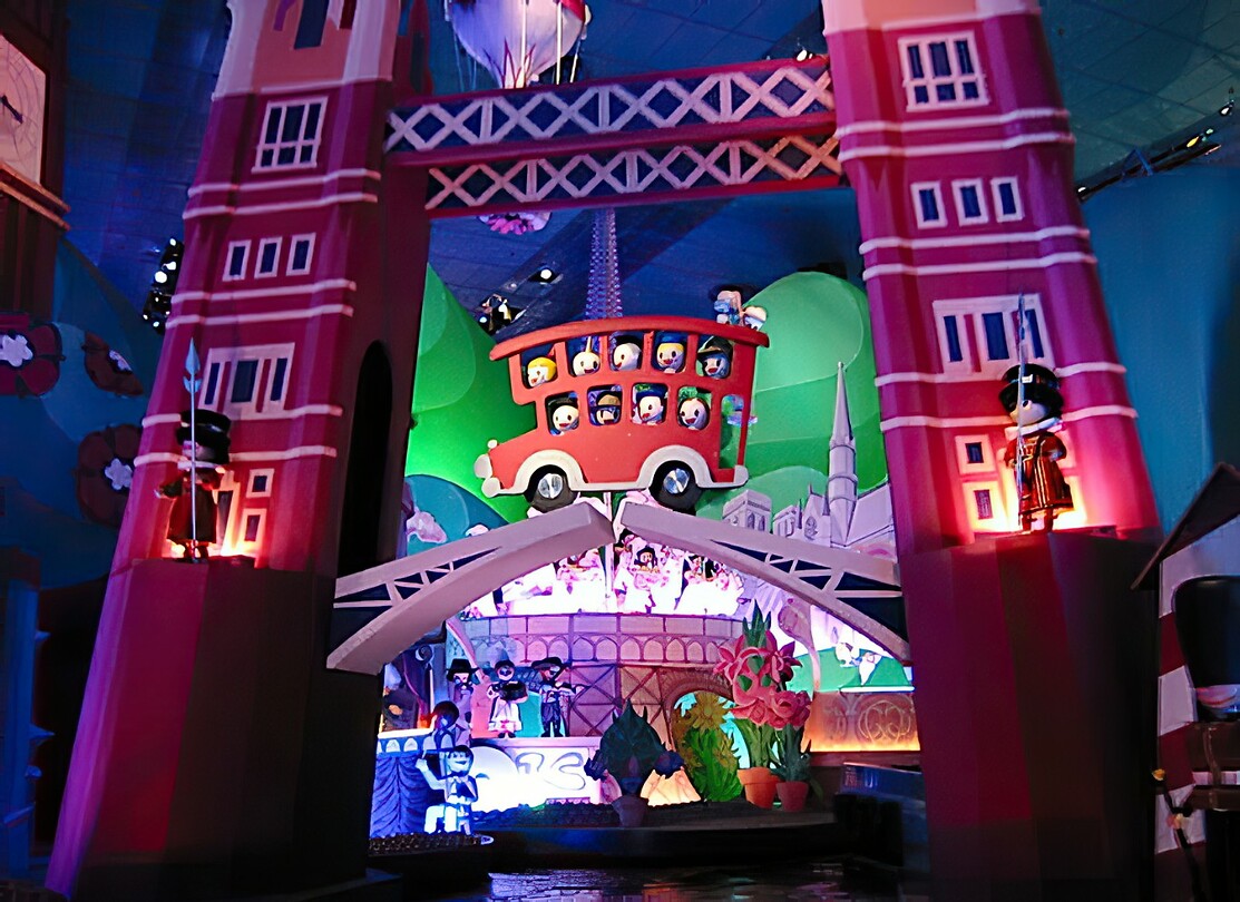 Eurodisney - Fantasyland It's A Small World 21