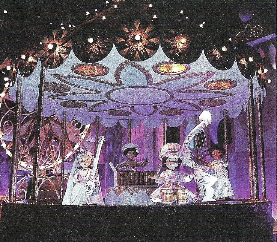 Eurodisney - Fantasyland It's A Small World 30