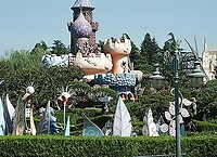 Eurodisney - Fantasyland Labyrinth 04 Alice's Curious Labyrinth
