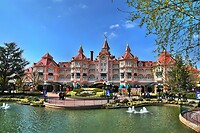 Eurodisney - Main Street 57 Disneyland Hotel
