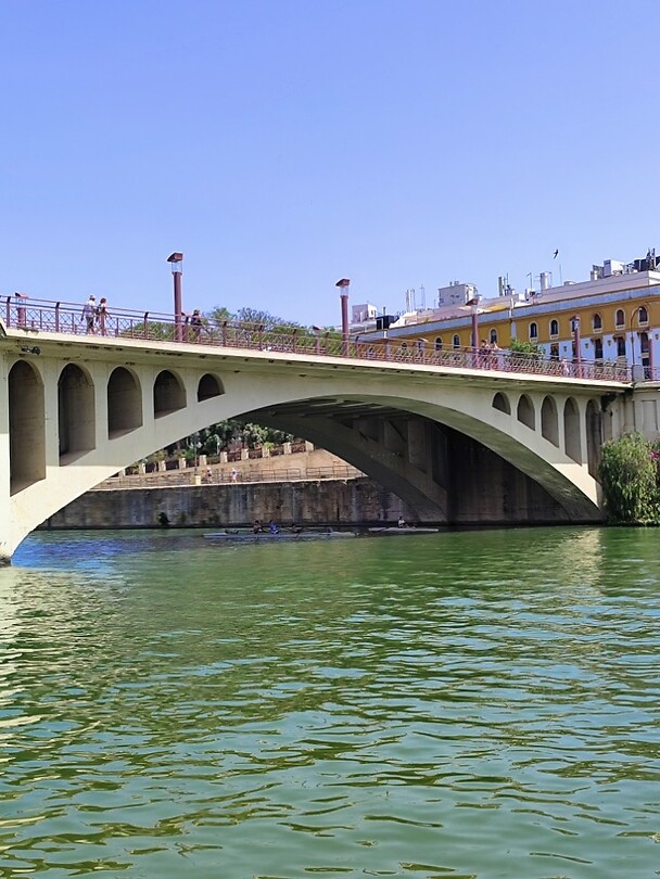 07 Boottocht Puente De San Telmo 07