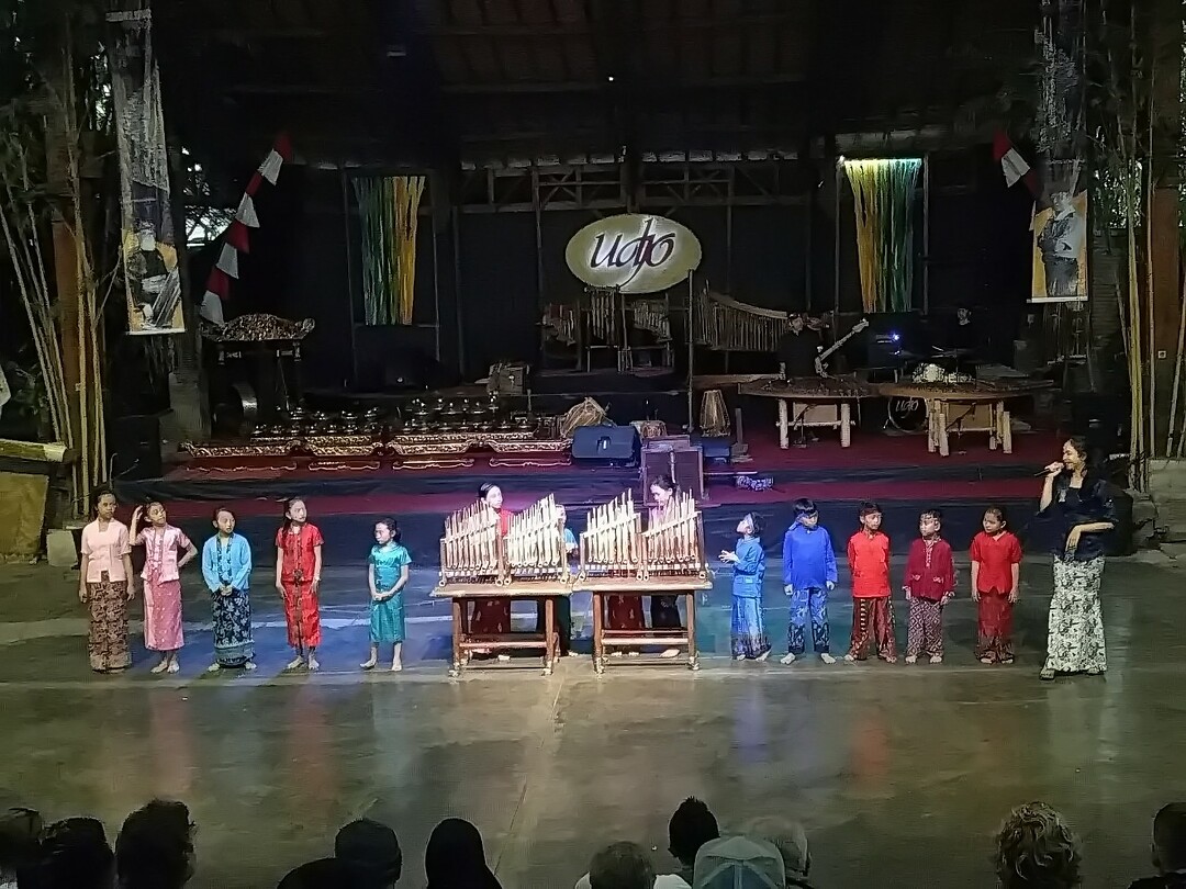 01 Bandung - 10 - Angklung Udjo 12