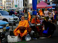 Thailand & Cambodja 2020 - Dag 41-Diversen Monnikken Zittend