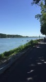 Fietsen vlak langs de Rijn
