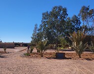 campin serdrar zo veegt hij de vloer