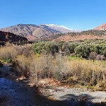 Toubkal op achtergrond