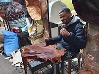 Marrakesh souk leerstraat leer verven