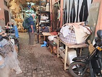 Marrakesh souk leerstraat leerbewerking