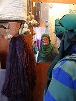 Marrakesh souk ververij nieuwe sjaal voor Wim
