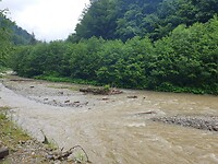 snelstromende rivier vaser