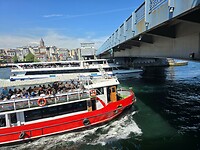 nauwe doorvaart galatabrug
