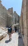 Tussen de hoge muren