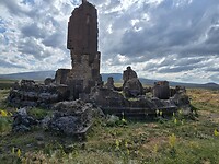 ani ruine kolom ronde koepelkerk
