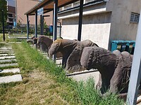 kars museum beeldenrij dieren
