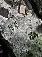 Sint Gregory kruisen in rots Sarnaghbyur