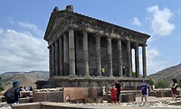 Heidense Tempel Garni