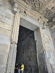 Portaal Garni Tempel