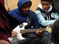 in de muziekschool stemmen