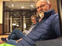Kwart voor zes, wachten op de taxi