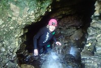 Waitomo: Dorien heeft zich ook tegen de waterval in naar boven geploeterd.