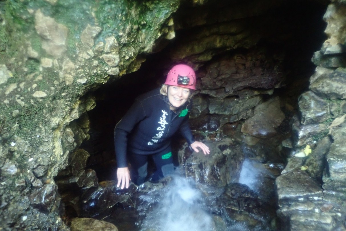 Waitomo: Dorien heeft zich ook tegen de waterval in naar boven geploeterd.