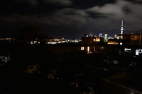 Auckland by night: vanaf ons balkon