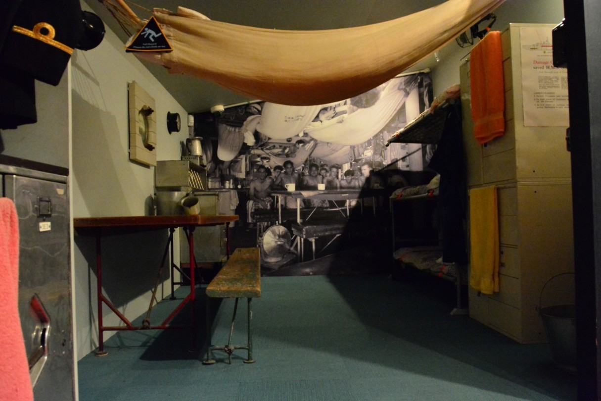 Marine museum: officiers vertrekken