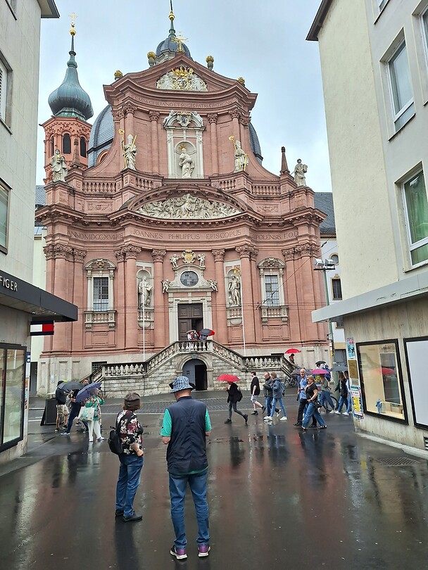 Dom