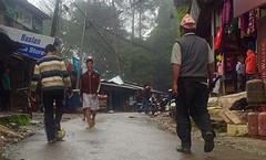 Straatvoetbal in Nepal. Scout van Chelsea ter plaatse