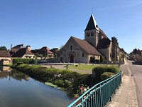 Een zicht op Ligny-le-Châtel, waar onze camping lag