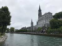 De rivier en de kerk