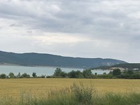 Meer landbouw langs het valleimeer