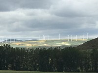 Daar zijn de windmolens weer