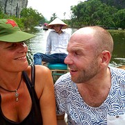 SJ & M op Ngo Dong Rivier
