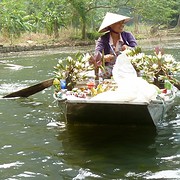 Verkoopster Ngo Dong rivier
