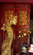 Drakenkop tempel in meer bij Hanoi